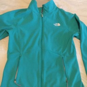 North face wind wall